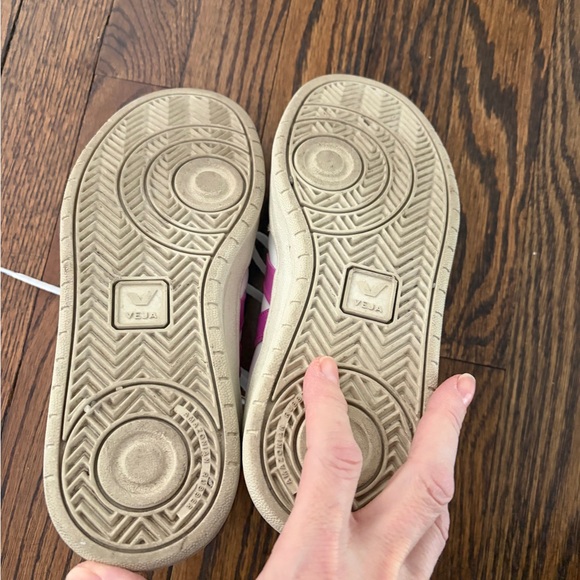 Veja Women's White and Purple Sneakers - Picture 5 of 5